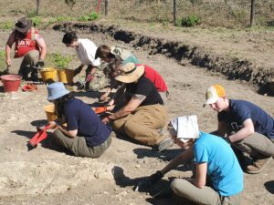 Digging-Vada-2022-Troy-shirt-2-300x225-1